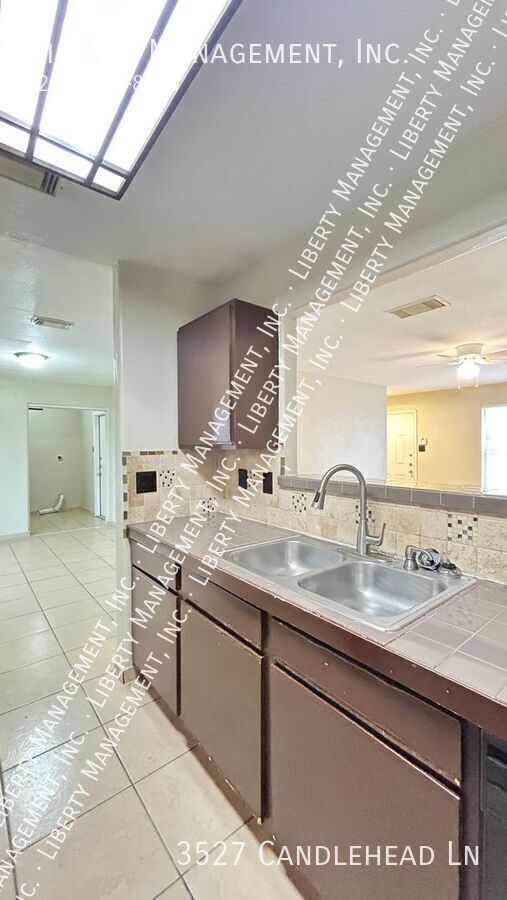 3 Bedroom, 2.5 Bath Home with 2 Weeks Free property image