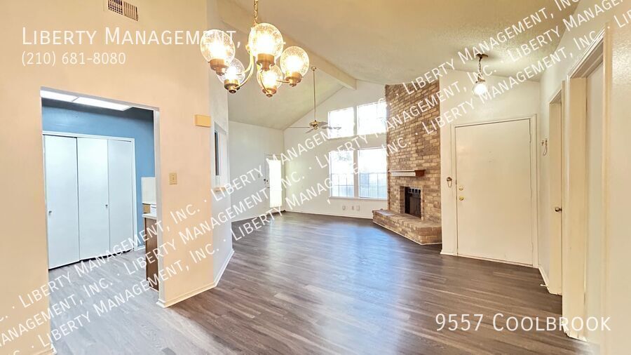 2 Bedroom, 2 Bath with Brand New Flooring property image