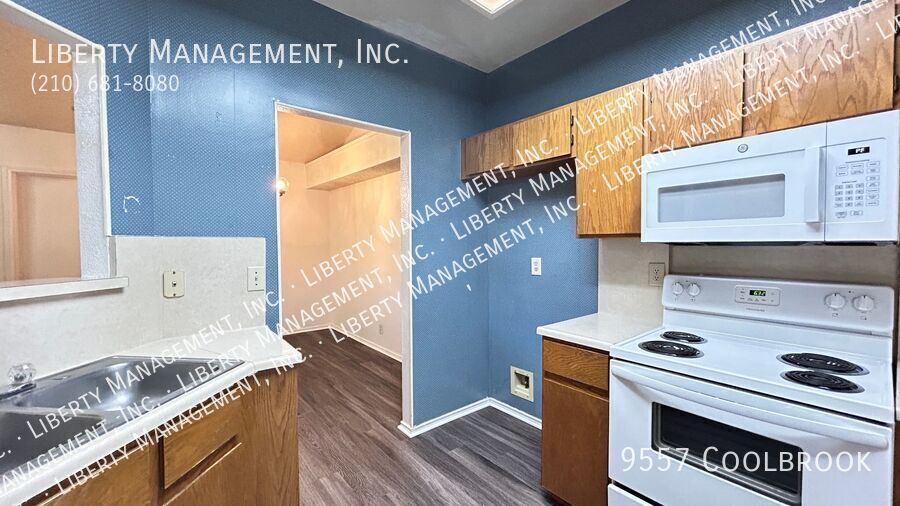 2 Bedroom, 2 Bath with Brand New Flooring property image