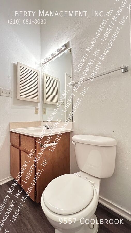 2 Bedroom, 2 Bath with Brand New Flooring property image