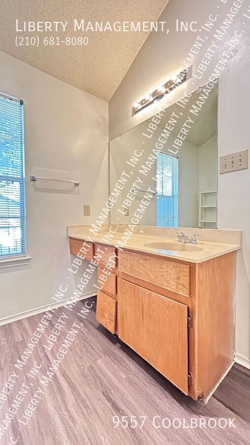 2 Bedroom, 2 Bath with Brand New Flooring property image