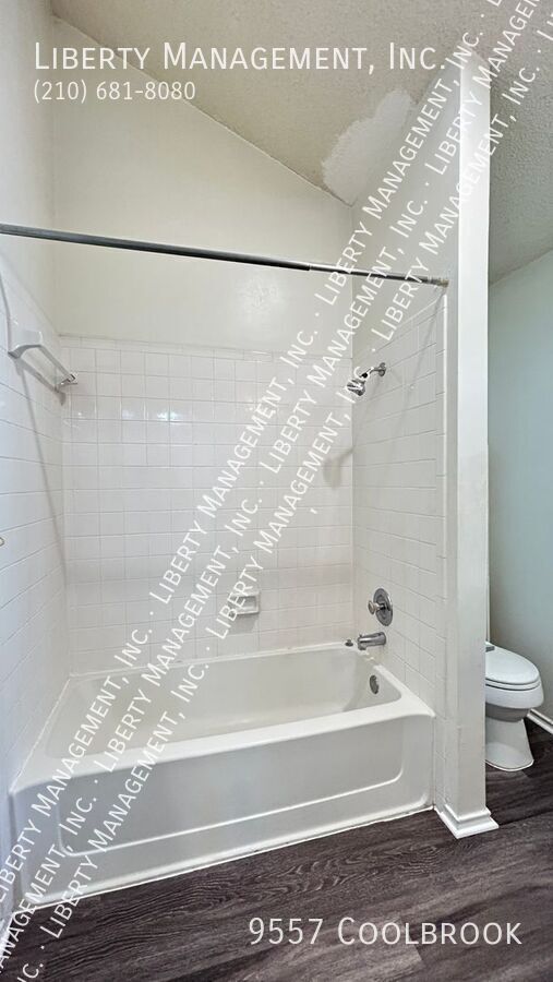 2 Bedroom, 2 Bath with Brand New Flooring property image