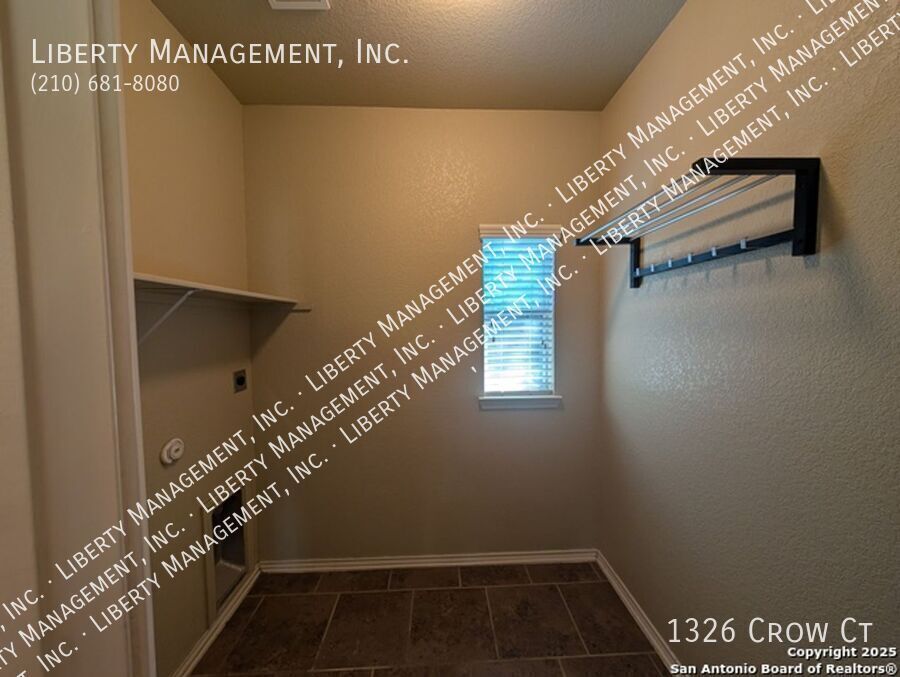 Beautiful 3 Bed, 2 Bath Home in a Gated Neighborhood property image