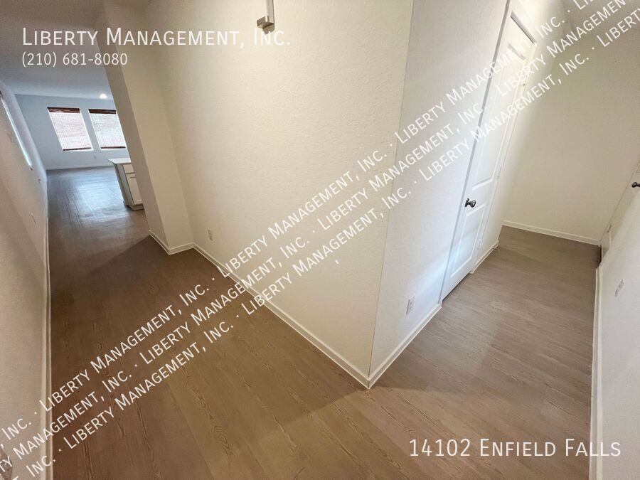 3 Bed, 2 Bath 1421 sq ft Single Story Home on a Cul-de-sac property image