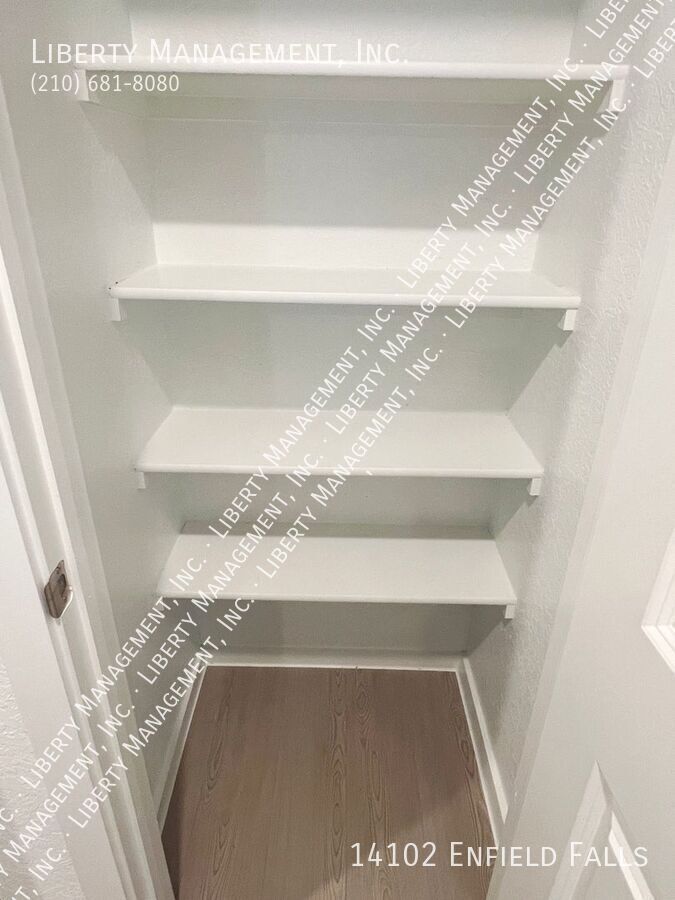 3 Bed, 2 Bath 1421 sq ft Single Story Home on a Cul-de-sac property image