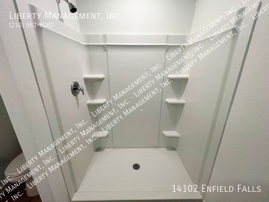 3 Bed, 2 Bath 1421 sq ft Single Story Home on a Cul-de-sac property image