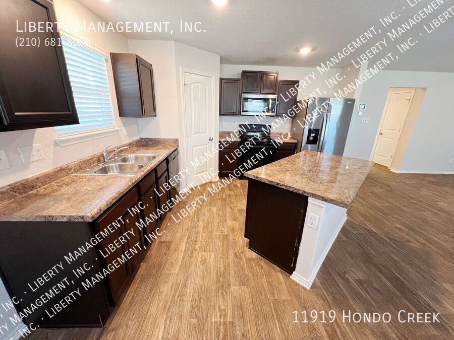 4 Bedroom, 2.5 Bath Home property image