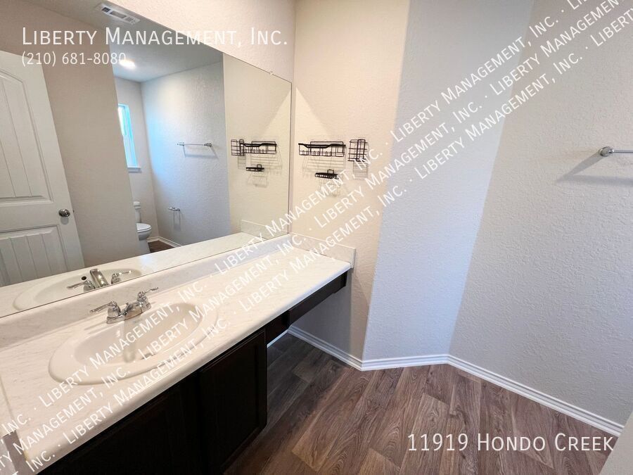 4 Bedroom, 2.5 Bath Home property image