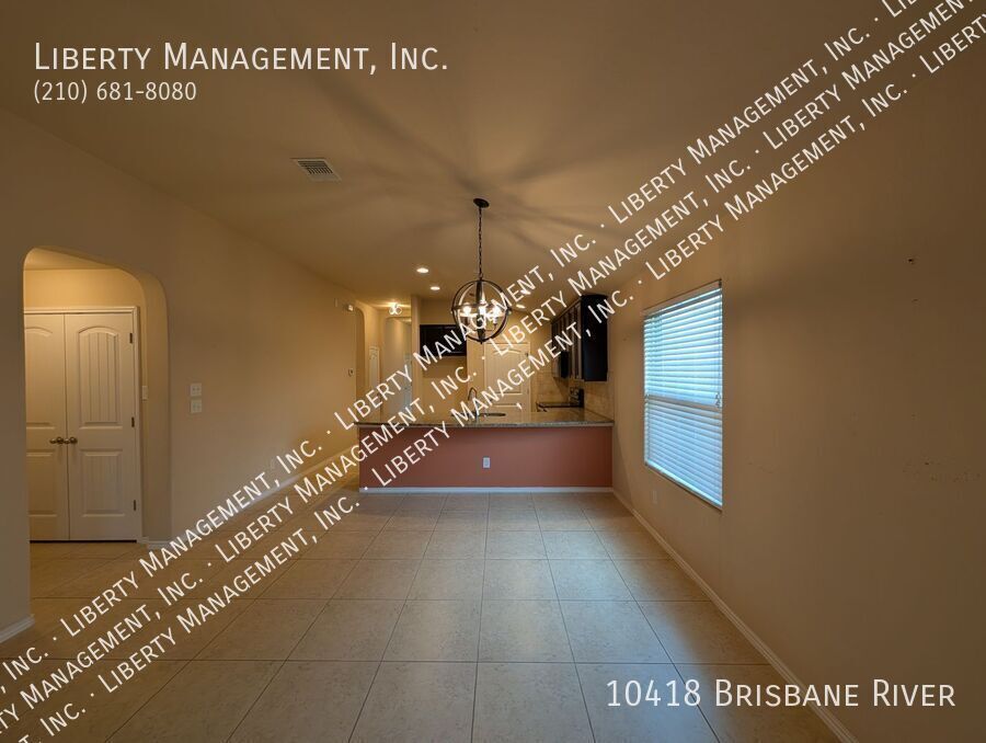 Beautiful 3 Bedroom, 2 Bath Home in MacArthur Park property image