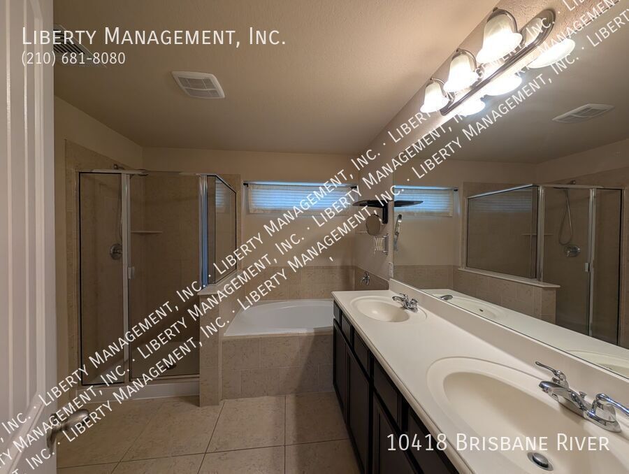 Beautiful 3 Bedroom, 2 Bath Home in MacArthur Park property image