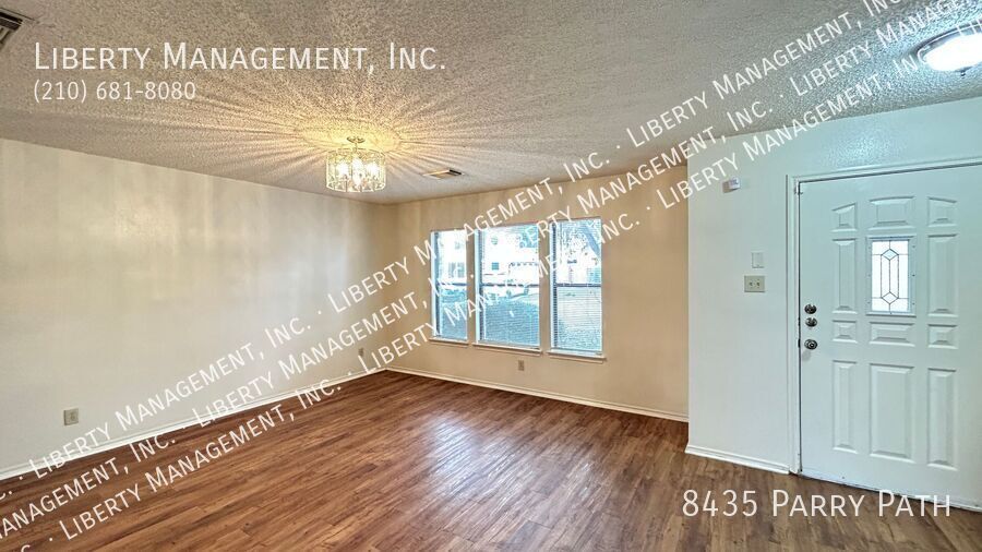 Spacious 4 Bedroom, 2.5 Bath Home property image