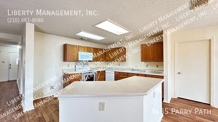 Spacious 4 Bedroom, 2.5 Bath Home property image