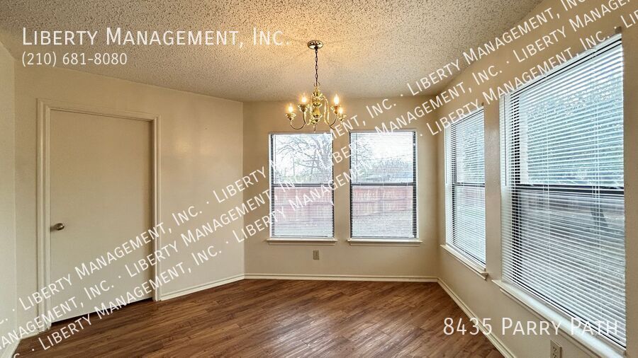 Spacious 4 Bedroom, 2.5 Bath Home property image