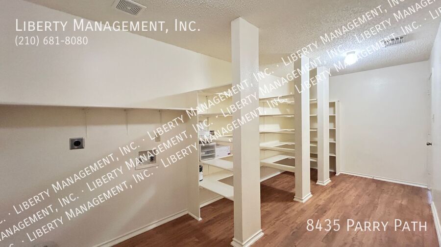 Spacious 4 Bedroom, 2.5 Bath Home property image