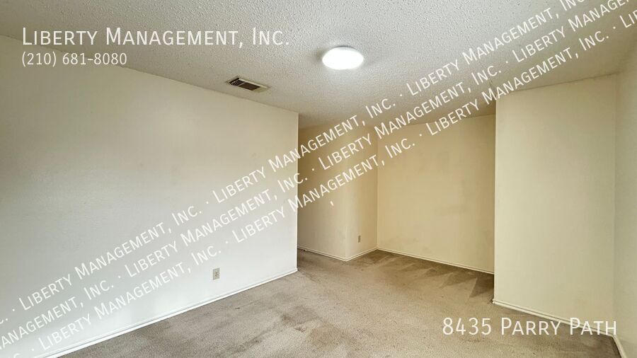 Spacious 4 Bedroom, 2.5 Bath Home property image