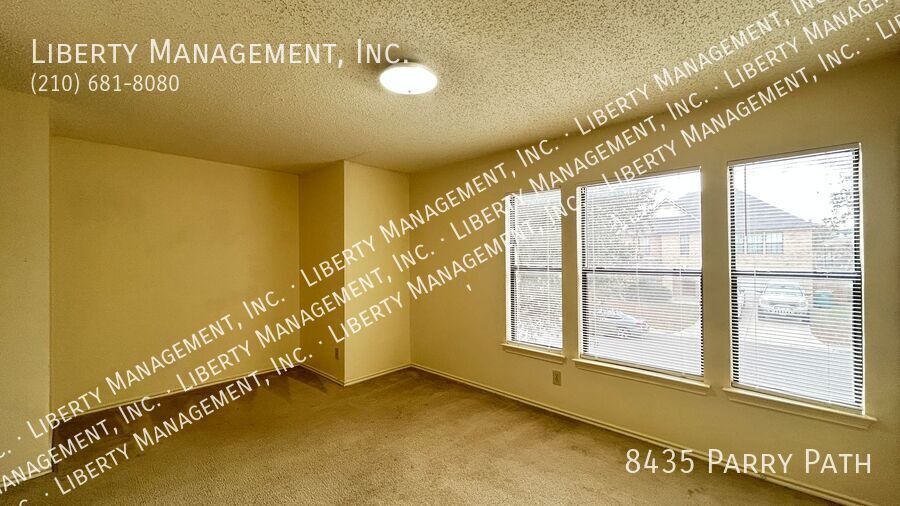 Spacious 4 Bedroom, 2.5 Bath Home property image