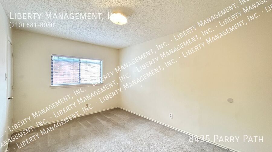 Spacious 4 Bedroom, 2.5 Bath Home property image