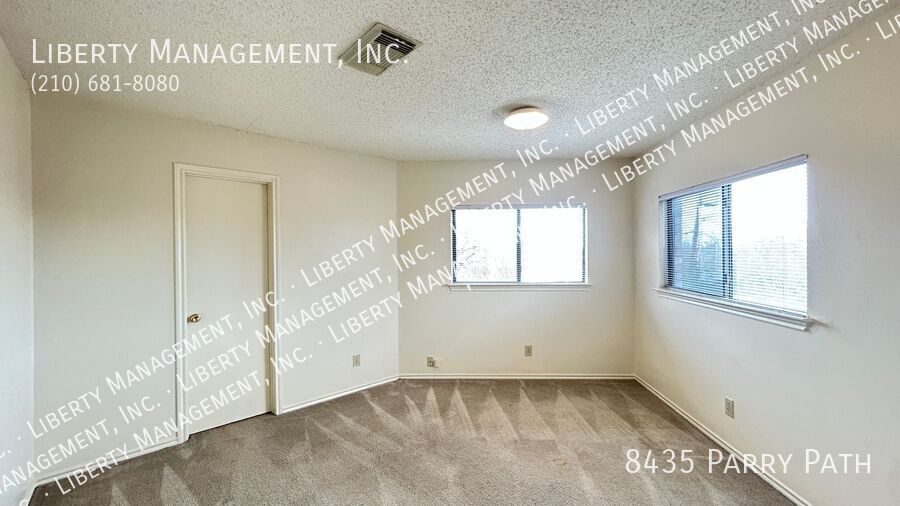 Spacious 4 Bedroom, 2.5 Bath Home property image