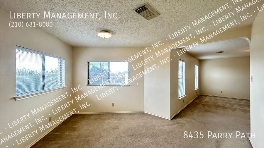 Spacious 4 Bedroom, 2.5 Bath Home property image