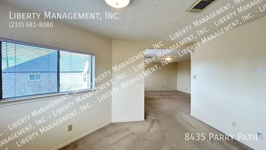 Spacious 4 Bedroom, 2.5 Bath Home property image