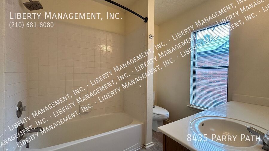 Spacious 4 Bedroom, 2.5 Bath Home property image