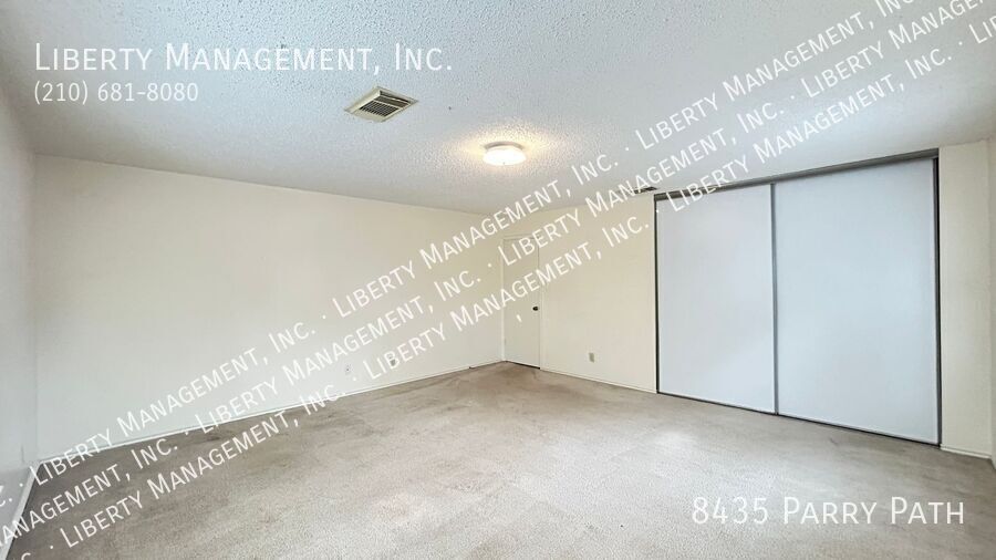 Spacious 4 Bedroom, 2.5 Bath Home property image