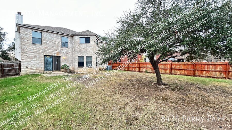 Spacious 4 Bedroom, 2.5 Bath Home property image