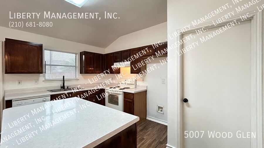 3 Bed, 2 Bath 1623 sq ft Single Story Home in Gated Community property image