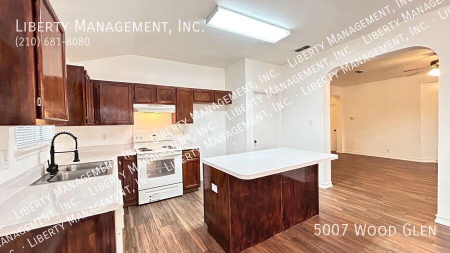 3 Bed, 2 Bath 1623 sq ft Single Story Home in Gated Community property image