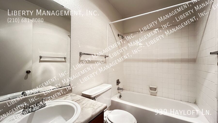 3 Bedroom, 2 Bath Home with No Carpet property image