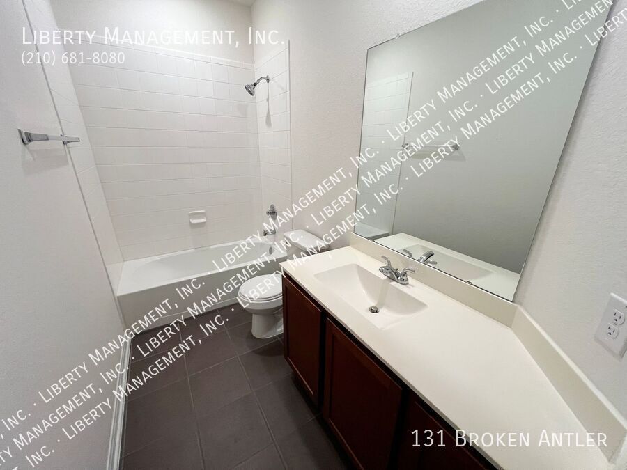 3 Bedroom, 2 Bath Home in Hunters Ranch property image