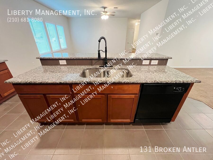 3 Bedroom, 2 Bath Home in Hunters Ranch property image