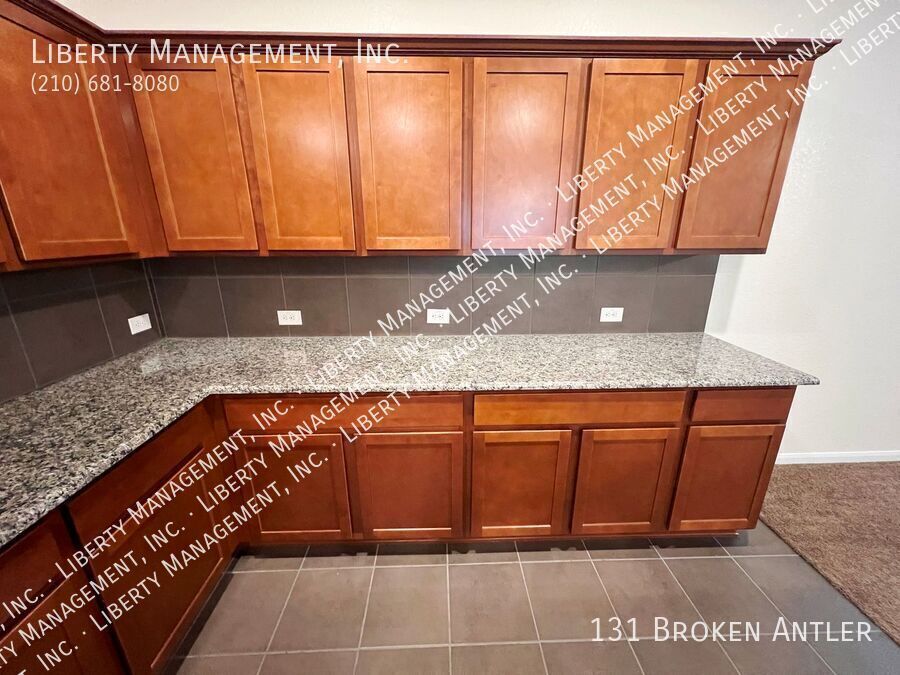 3 Bedroom, 2 Bath Home in Hunters Ranch property image