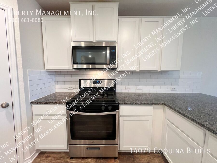 4 Bedroom, 2.5 Bathroom Home on a Greenbelt property image