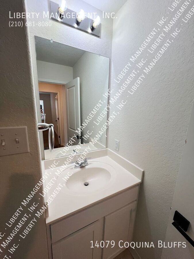 4 Bedroom, 2.5 Bathroom Home on a Greenbelt property image