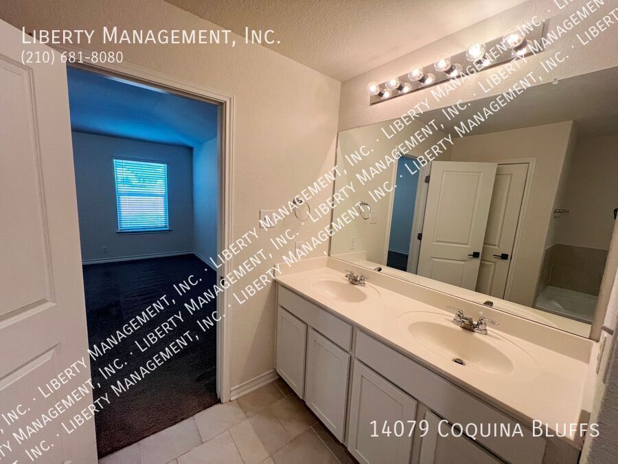 4 Bedroom, 2.5 Bathroom Home on a Greenbelt property image