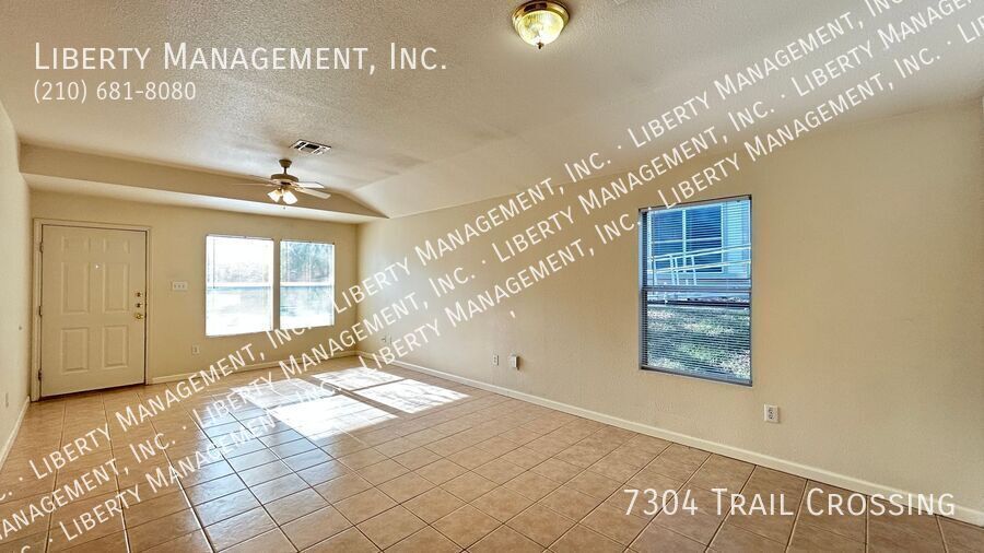 Charming 2 Bed, 2 Bath with water included! property image