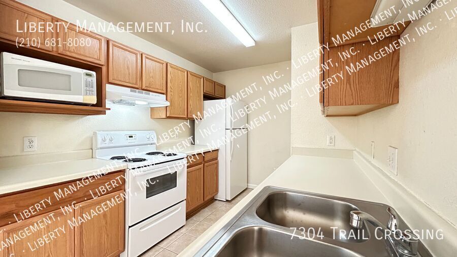 Charming 2 Bed, 2 Bath with water included! property image