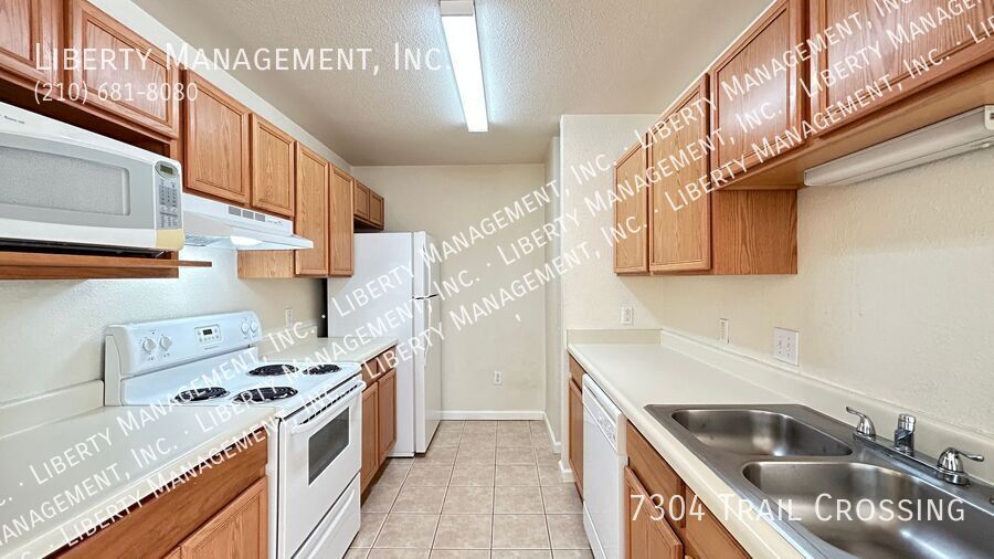 Charming 2 Bed, 2 Bath with water included! property image