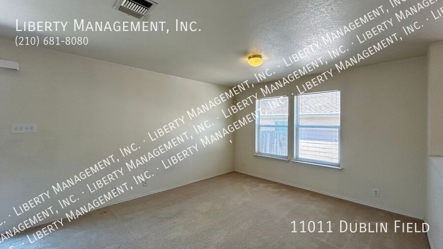Spacious 4 Bedroom, 2.5 Bath Home property image