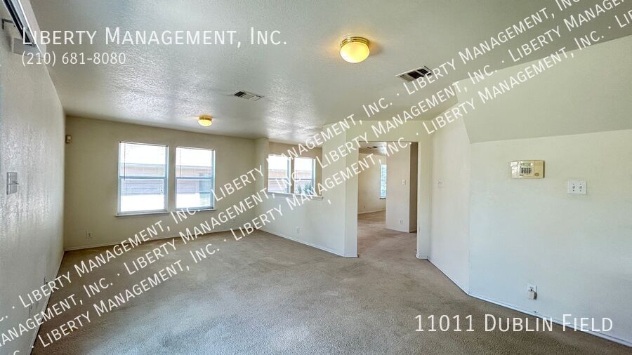Spacious 4 Bedroom, 2.5 Bath Home property image