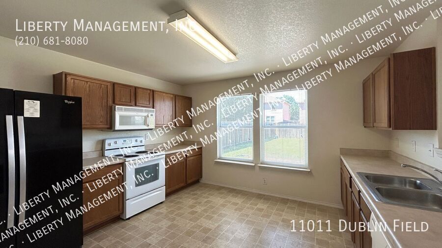 Spacious 4 Bedroom, 2.5 Bath Home property image