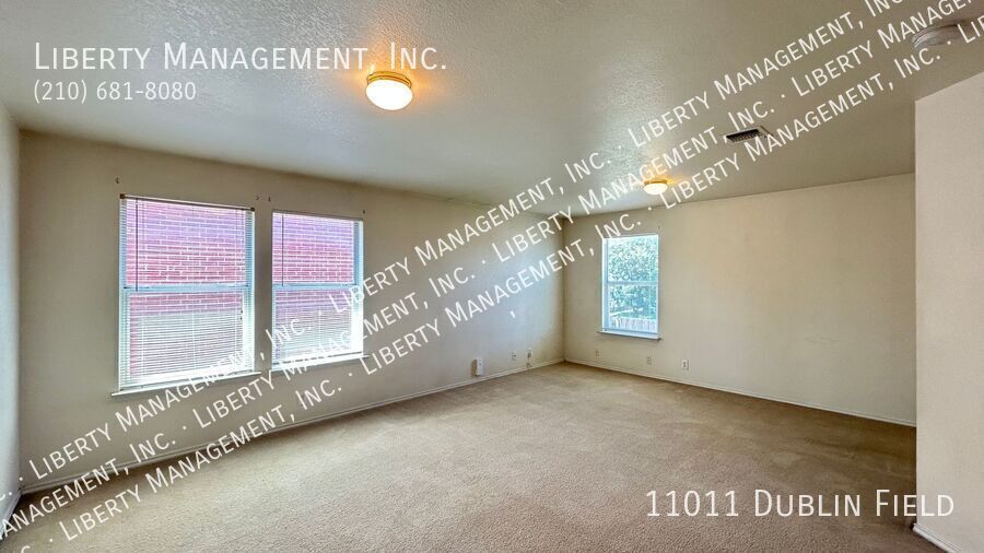 Spacious 4 Bedroom, 2.5 Bath Home property image