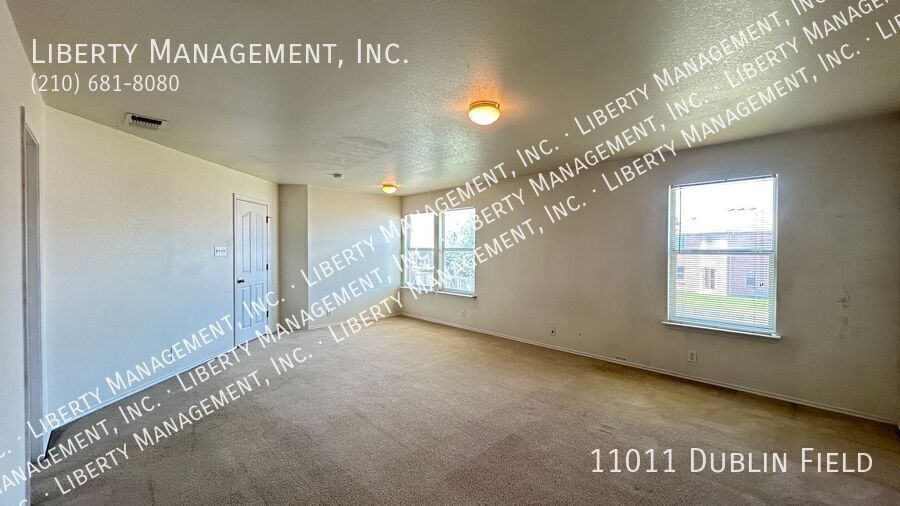 Spacious 4 Bedroom, 2.5 Bath Home property image