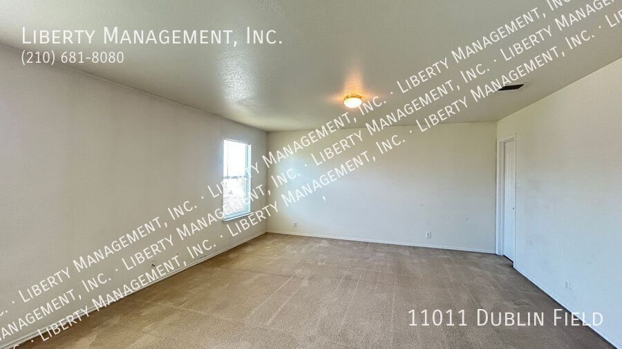 Spacious 4 Bedroom, 2.5 Bath Home property image