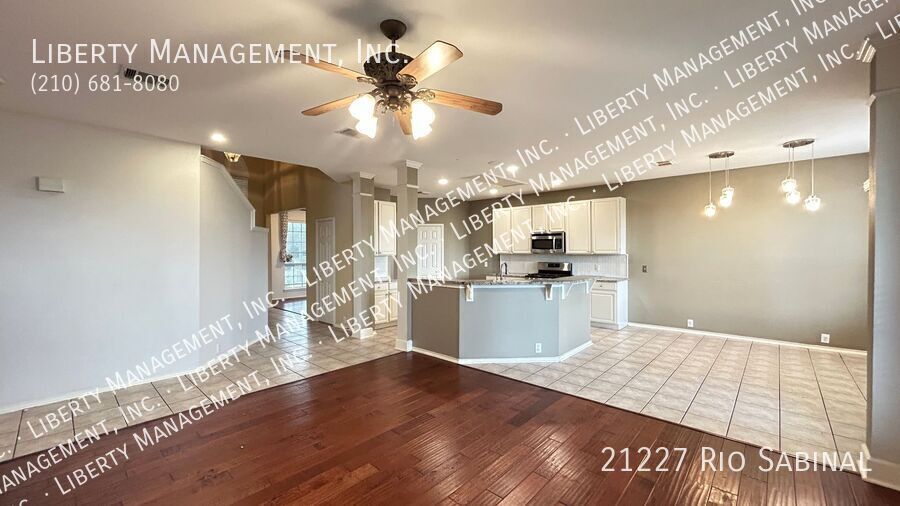 4 beds/3 bath home with Panoramic VIEWS Galore property image