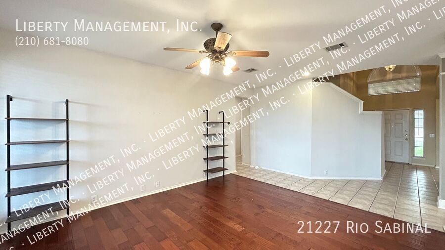 4 beds/3 bath home with Panoramic VIEWS Galore property image