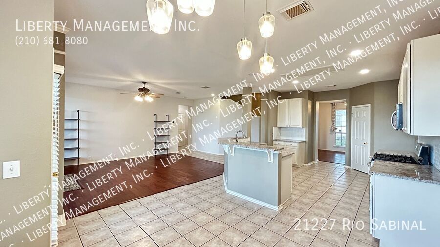 4 beds/3 bath home with Panoramic VIEWS Galore property image