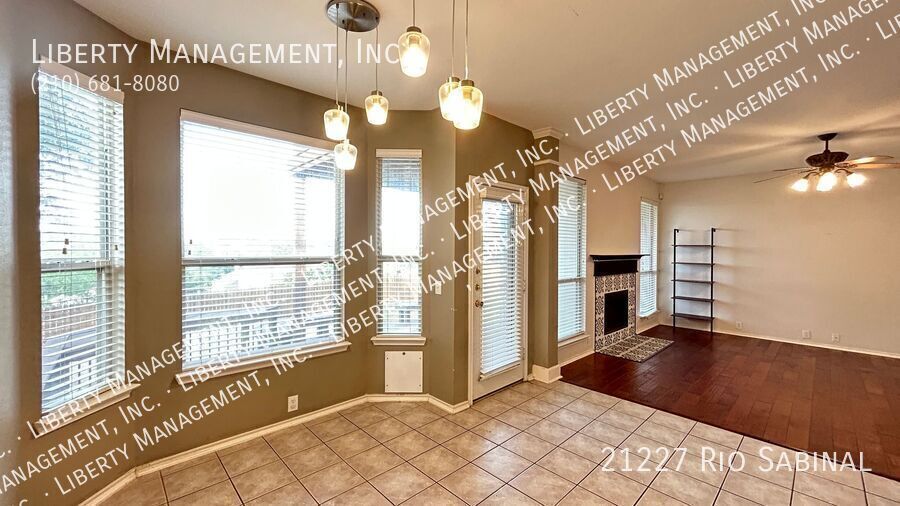 4 beds/3 bath home with Panoramic VIEWS Galore property image