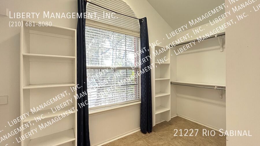 4 beds/3 bath home with Panoramic VIEWS Galore property image